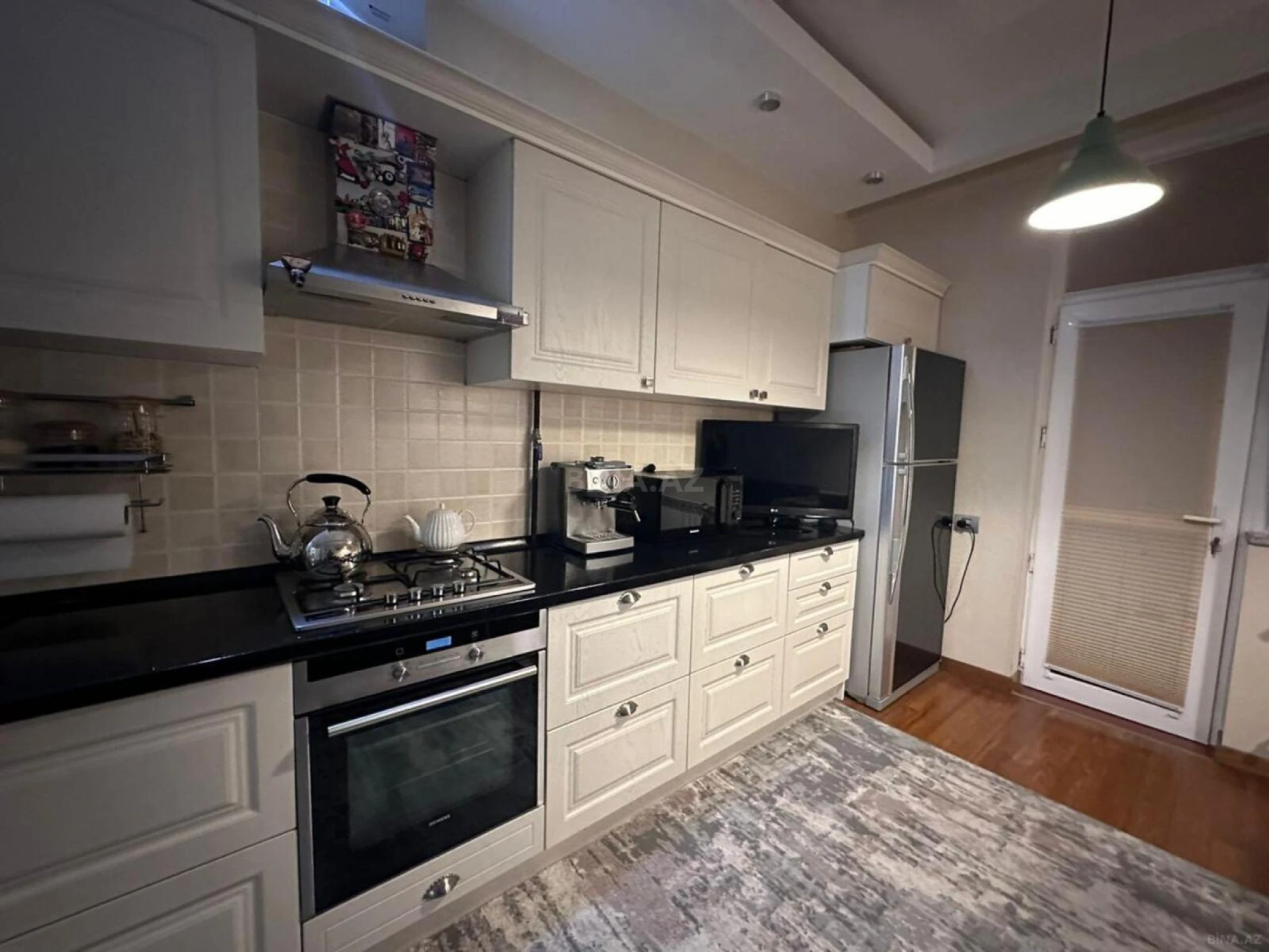 Satılır 4 otaqlı mənzil 181 m²