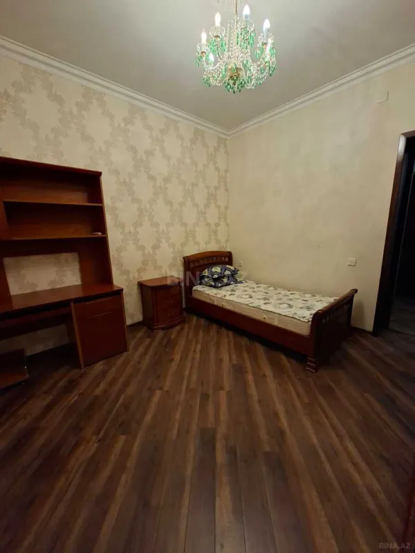 Kirayə verilir 4 otaqlı mənzil 120 m²
