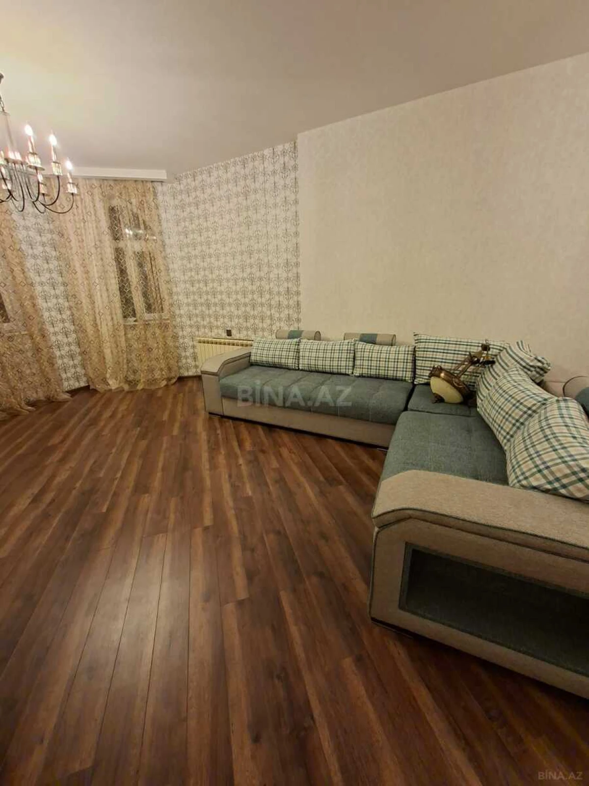 Kirayə verilir 4 otaqlı mənzil 120 m²
