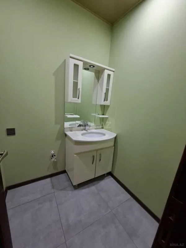 Kirayə verilir 4 otaqlı mənzil 120 m²