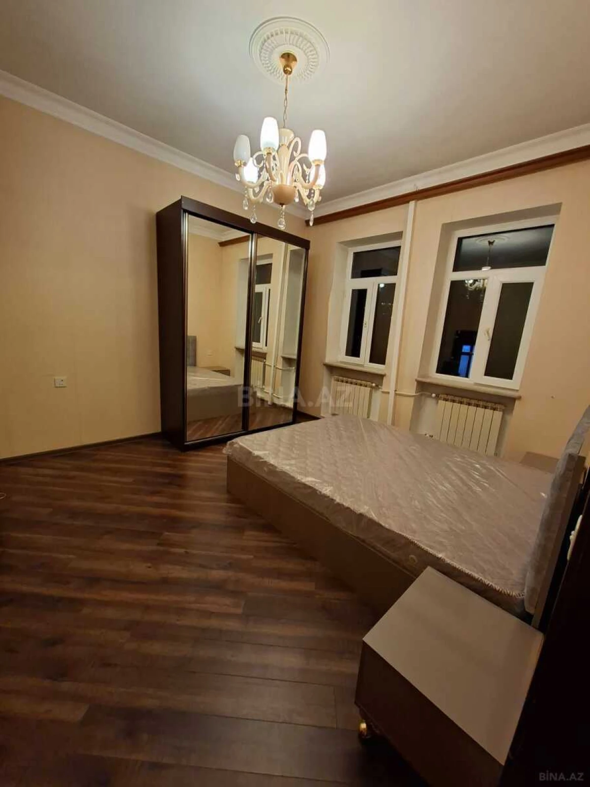 Kirayə verilir 4 otaqlı mənzil 120 m²