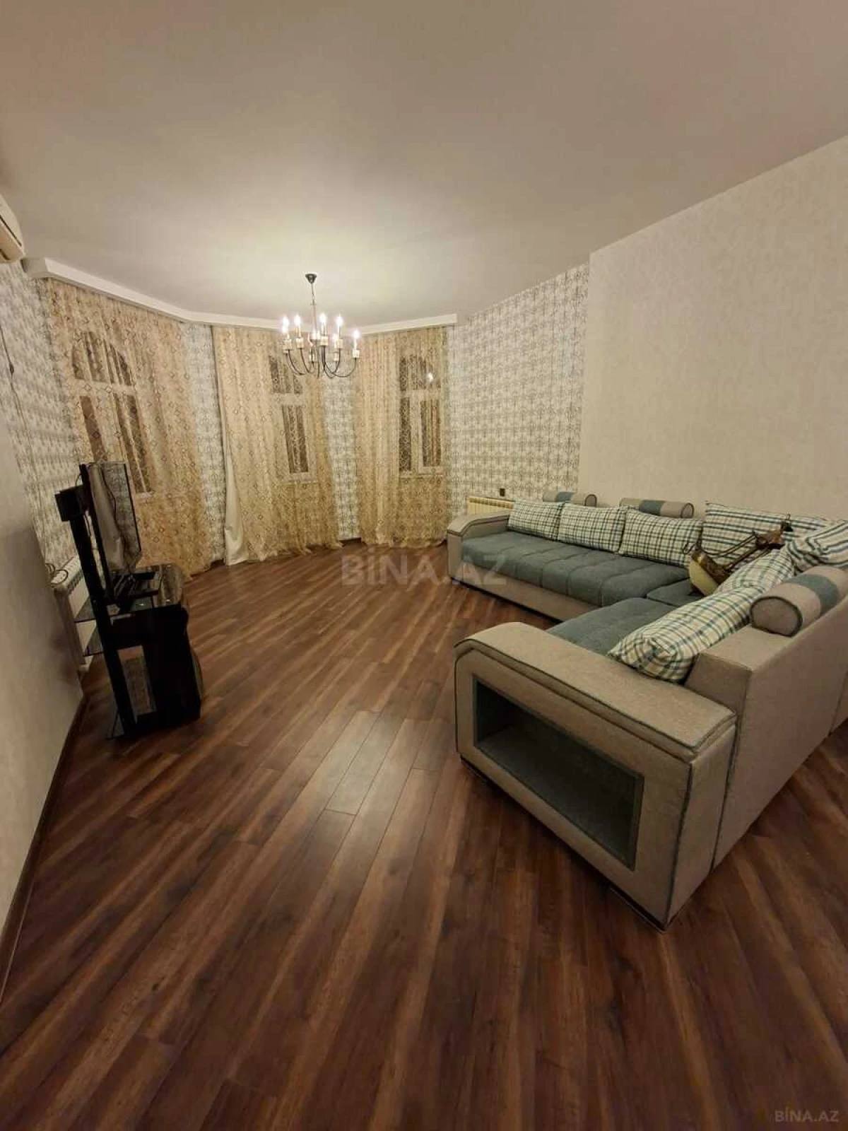 Kirayə verilir 4 otaqlı mənzil 120 m²