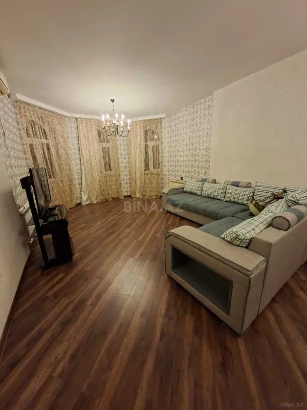 Kirayə verilir 4 otaqlı mənzil 120 m²