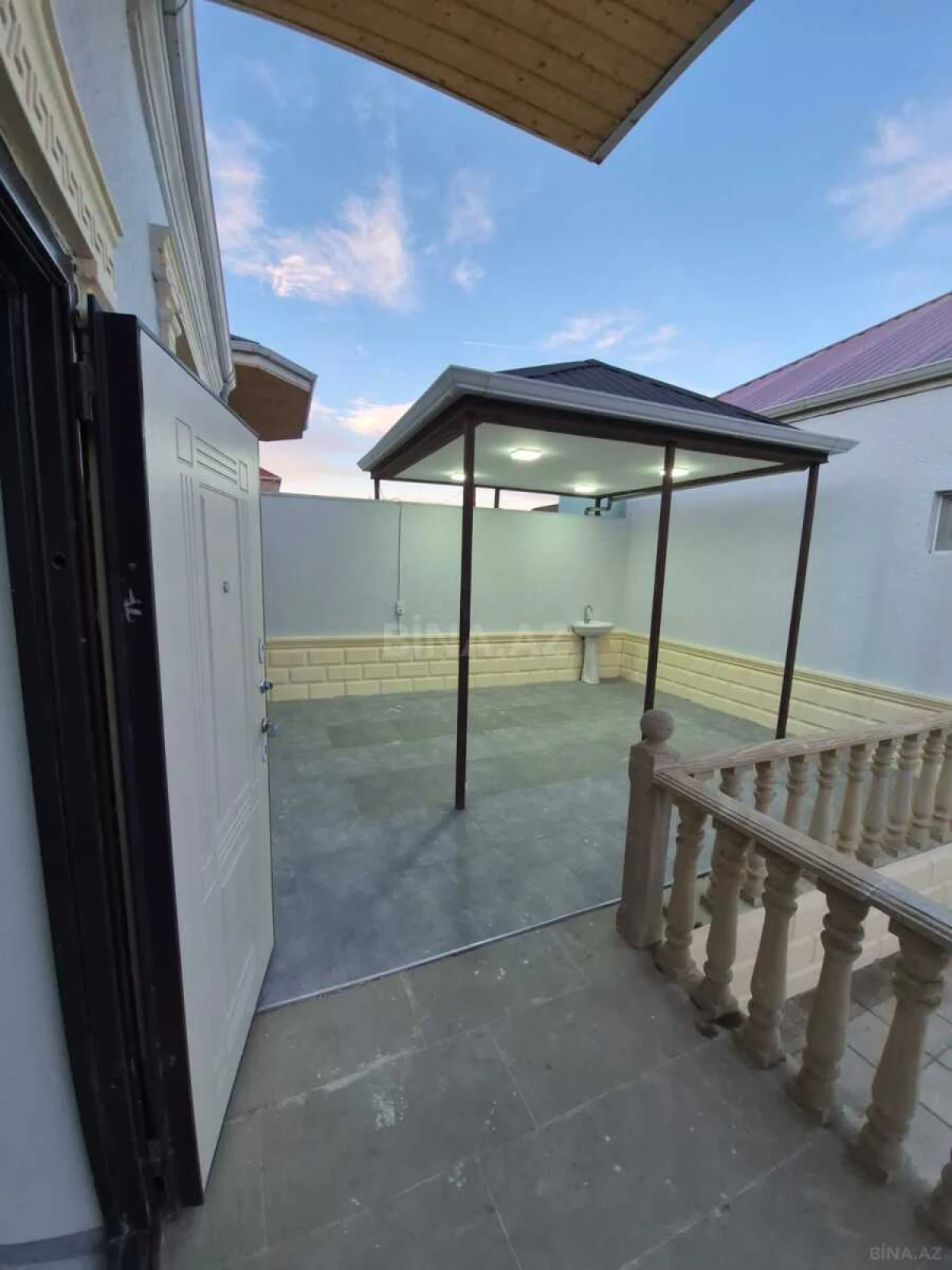 Satılır 3 otaqlı həyət evi 100 m²