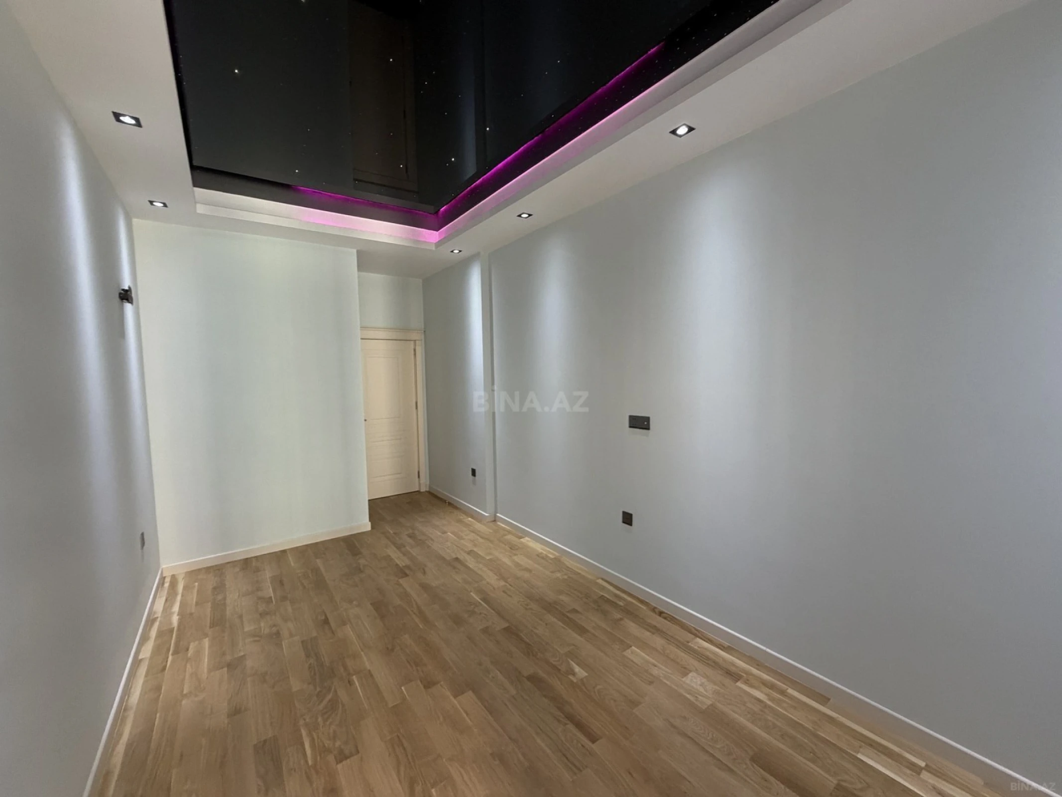 Satılır 3 otaqlı mənzil 142 m²