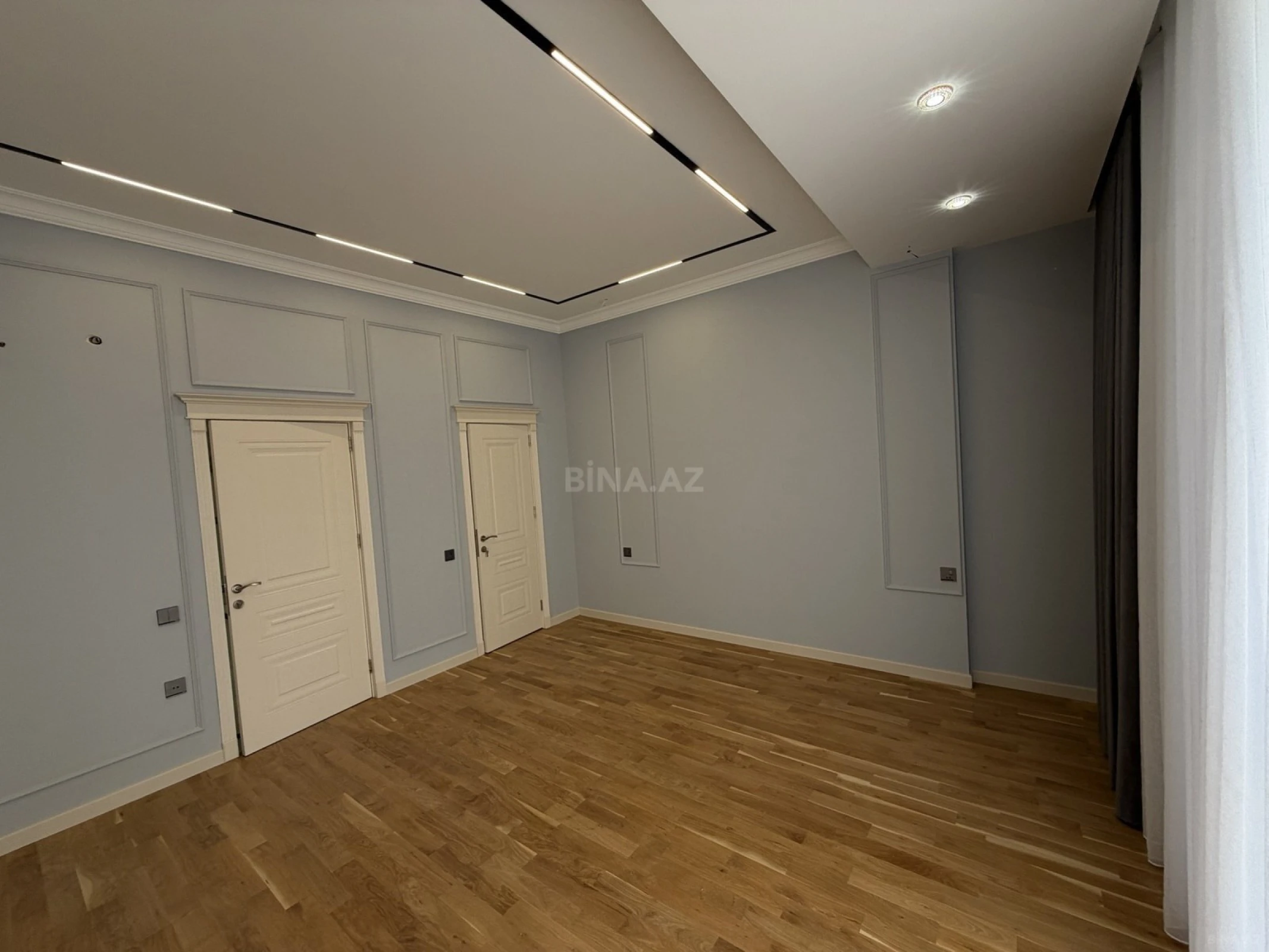 Satılır 3 otaqlı mənzil 142 m²