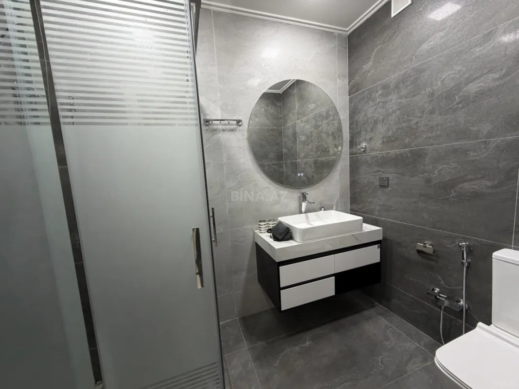 Satılır 3 otaqlı mənzil 142 m²