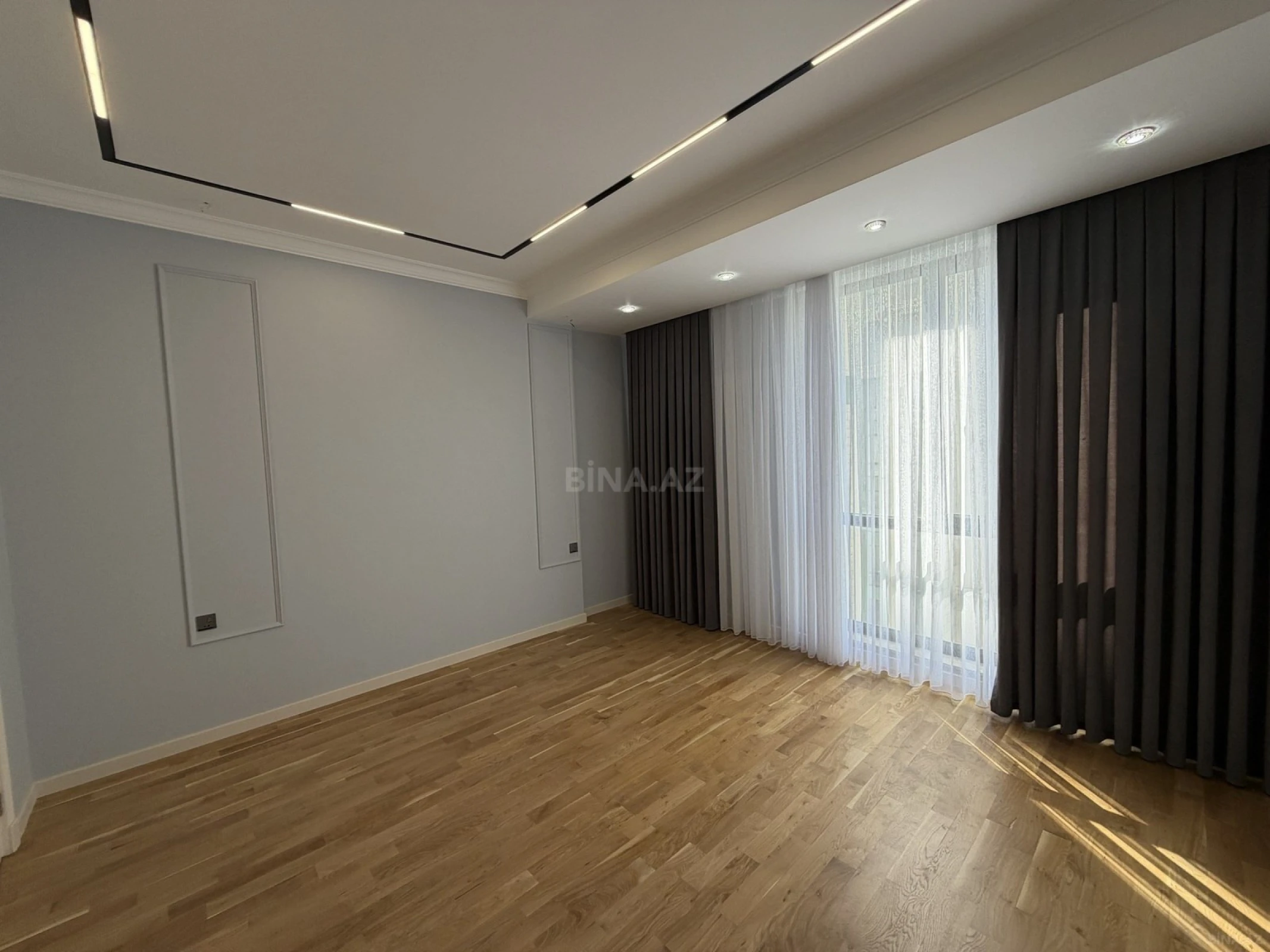 Satılır 3 otaqlı mənzil 142 m²