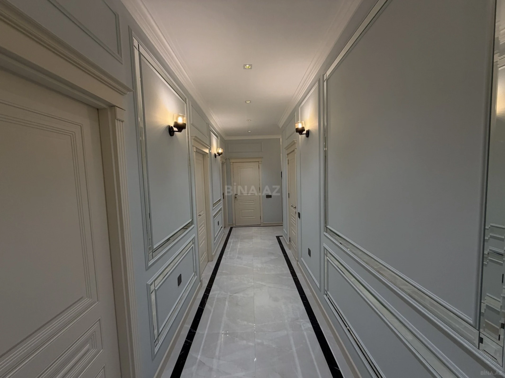 Satılır 3 otaqlı mənzil 142 m²