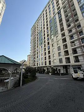 Satılır 3 otaqlı mənzil 142 m²