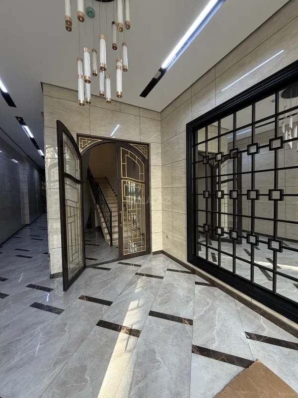 Satılır 3 otaqlı mənzil 142 m²