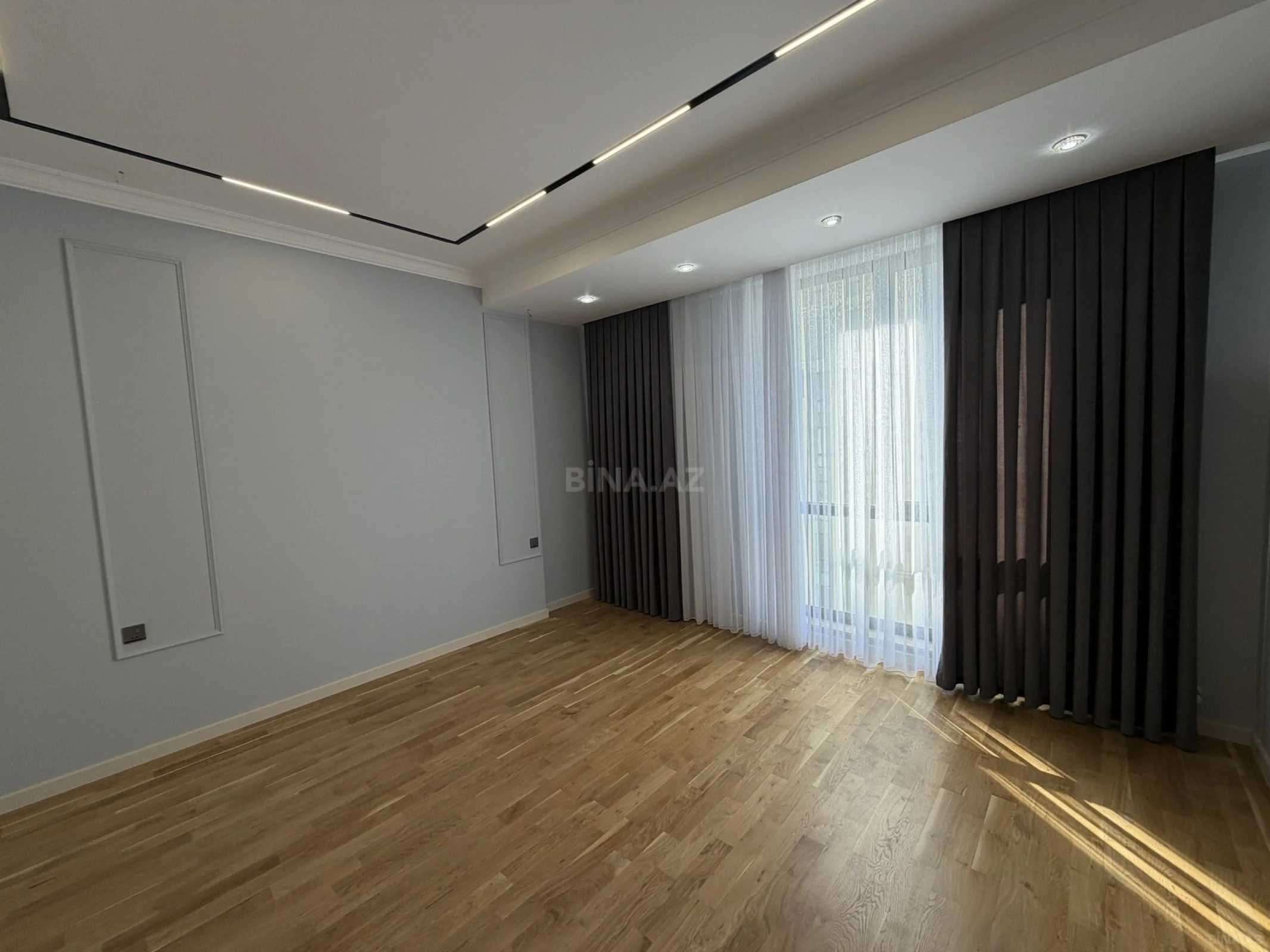 Satılır 3 otaqlı mənzil 142 m²