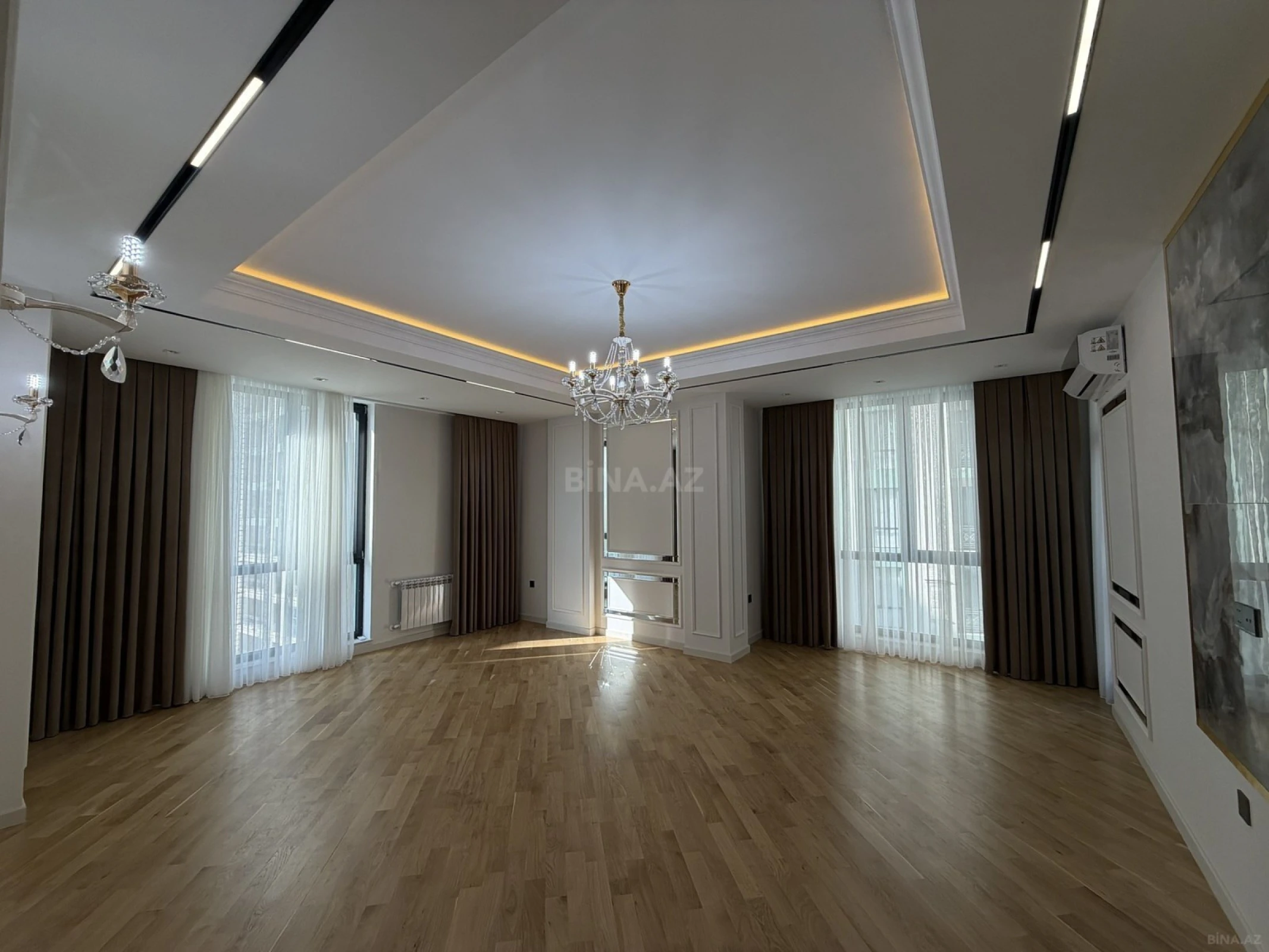 Satılır 3 otaqlı mənzil 142 m²