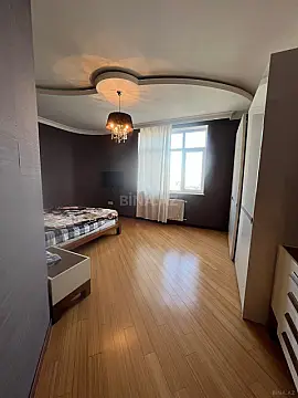 Satılır 3 otaqlı mənzil 138 m²