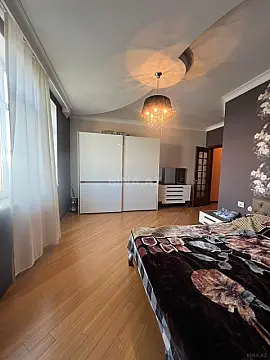 Satılır 3 otaqlı mənzil 138 m²