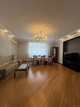 Satılır 3 otaqlı mənzil 138 m² — Bakı, Memar Əcəmi yanı 3 otaq 138.00 m²