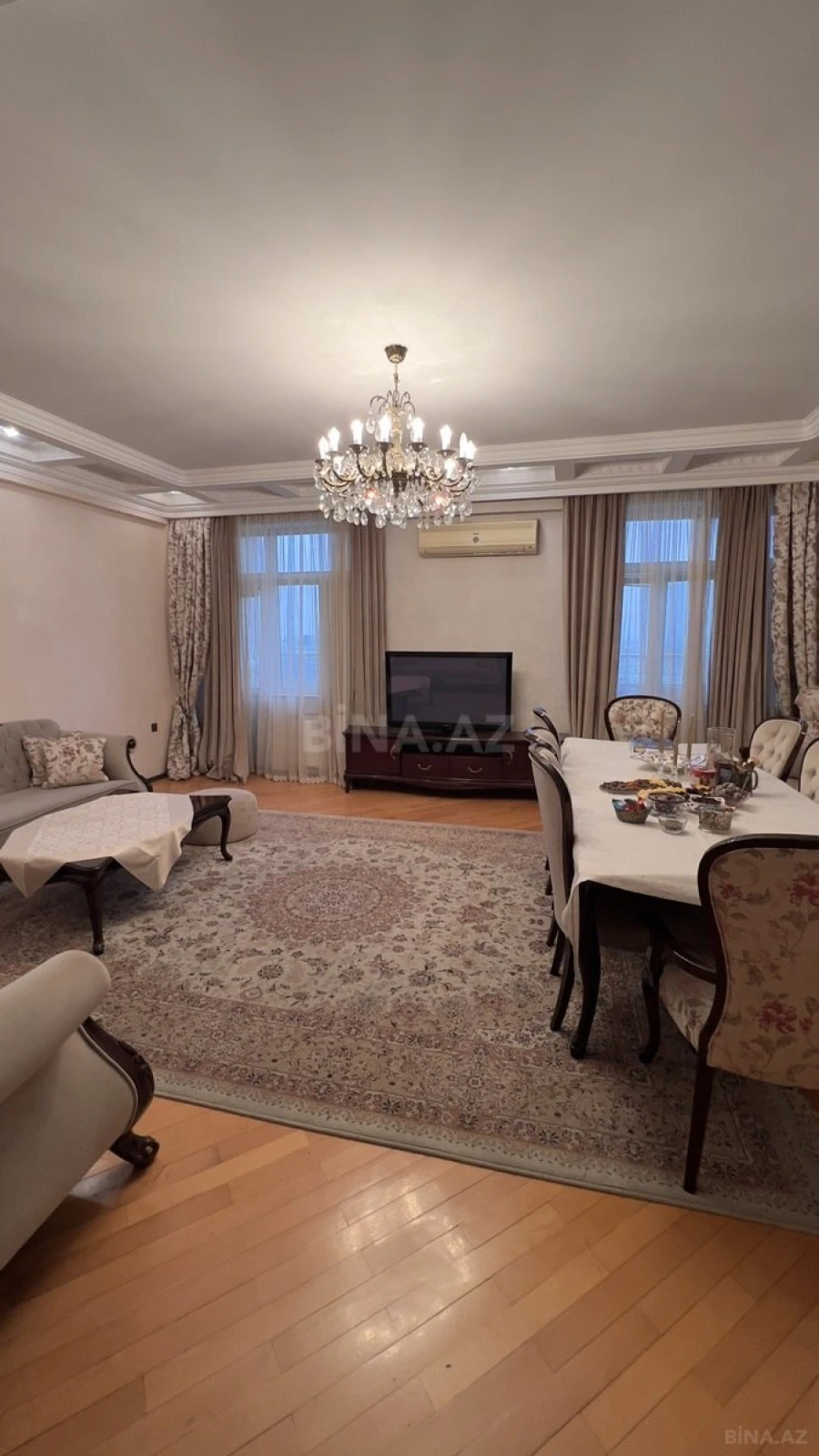Satılır 4 otaqlı mənzil 160 m²