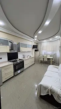 Satılır 4 otaqlı mənzil 160 m²