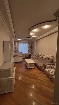 Satılır 4 otaqlı mənzil 160 m²