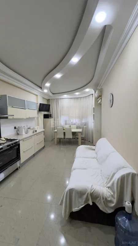 Satılır 4 otaqlı mənzil 160 m²