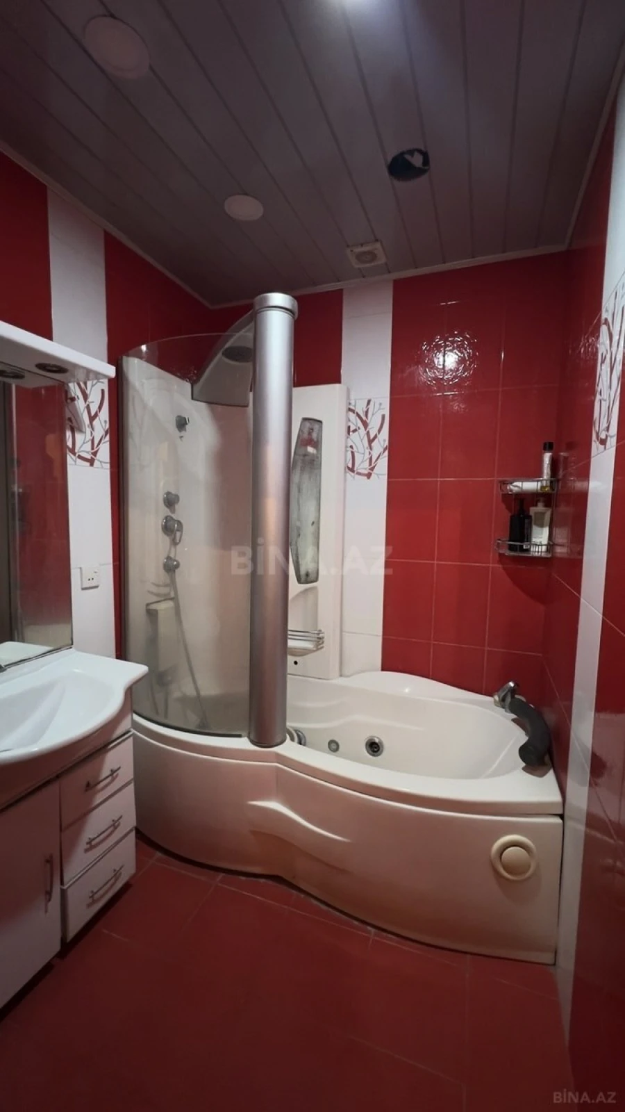 Satılır 4 otaqlı mənzil 160 m²