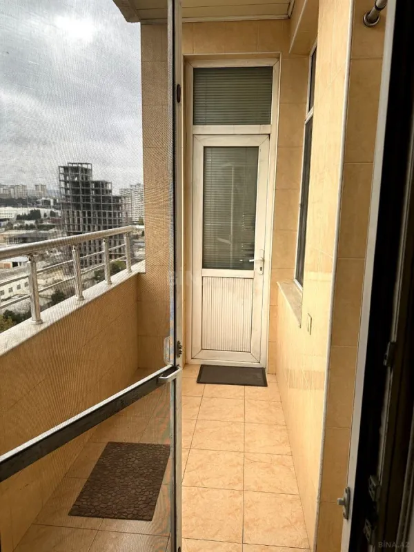Satılır 3 otaqlı mənzil 124 m²