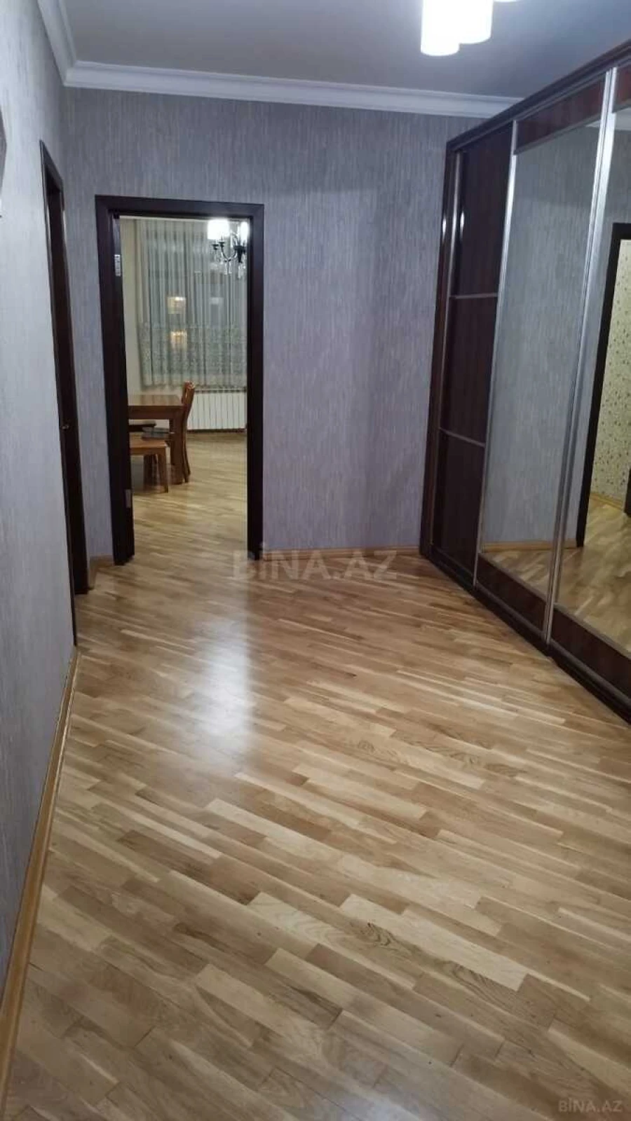 Satılır 3 otaqlı mənzil 124 m²