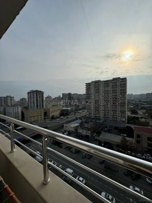 Satılır 3 otaqlı mənzil 124 m²