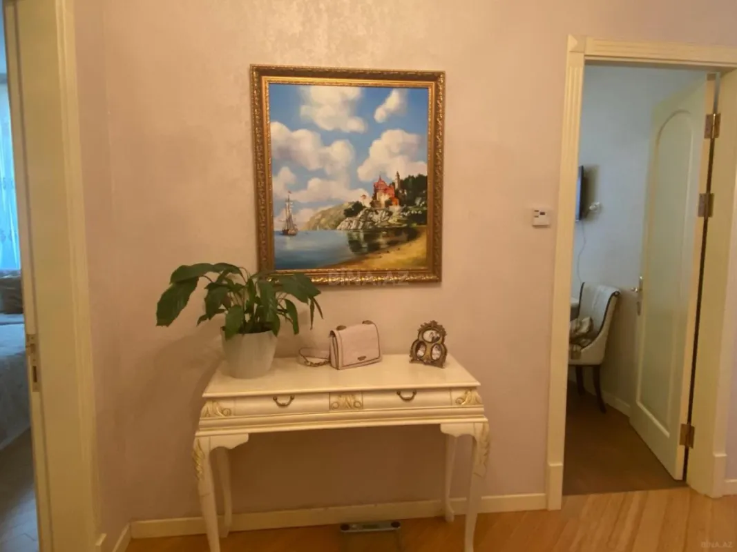 Satılır 2 otaqlı mənzil 80 m²