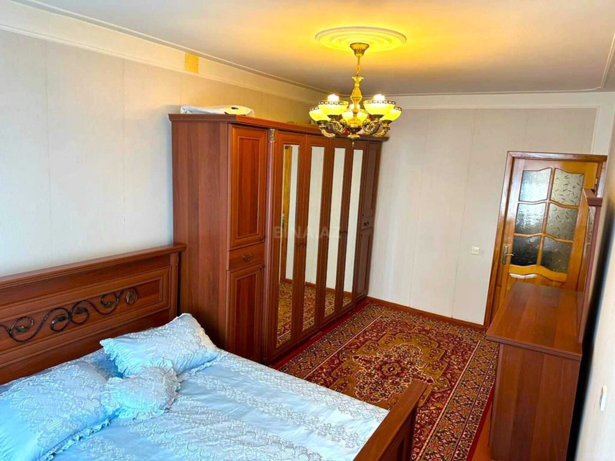 Satılır 4 otaqlı mənzil 115 m²