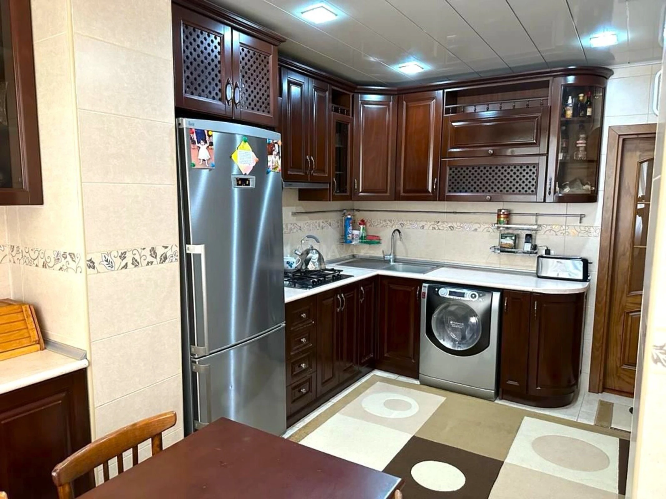 Satılır 4 otaqlı mənzil 115 m²