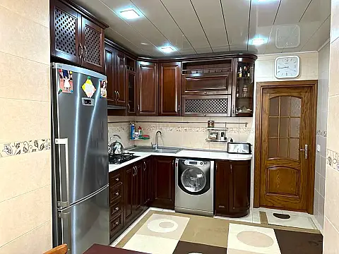Satılır 4 otaqlı mənzil 115 m²