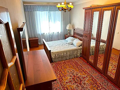 Satılır 4 otaqlı mənzil 115 m²