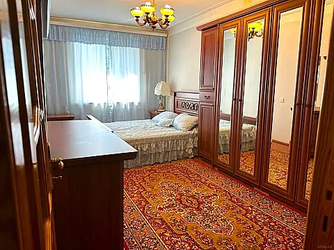 Satılır 4 otaqlı mənzil 115 m²