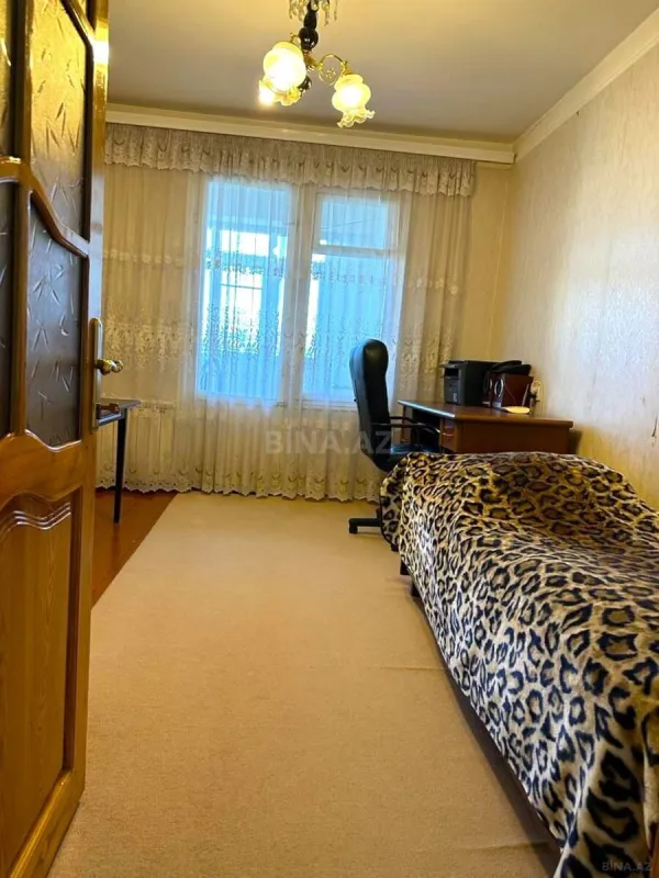 Satılır 4 otaqlı mənzil 115 m²