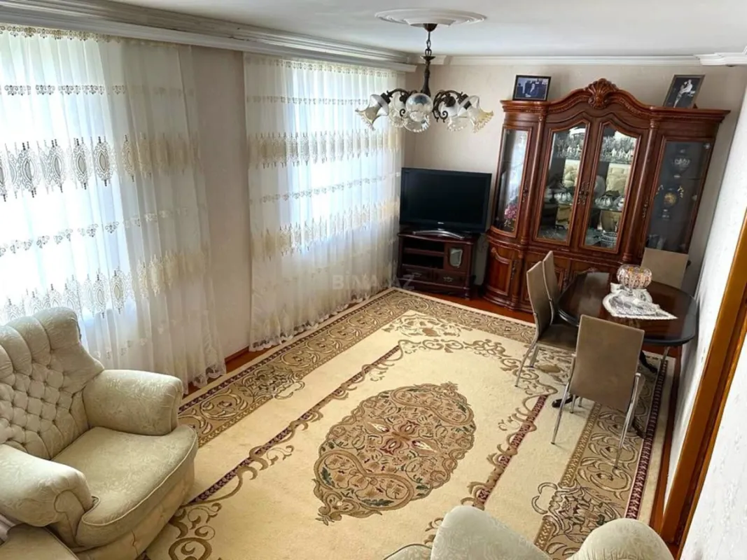 Satılır 4 otaqlı mənzil 115 m²