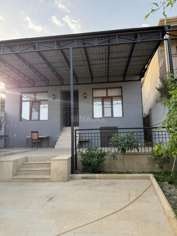 Satılır 4 otaqlı həyət evi 130 m²