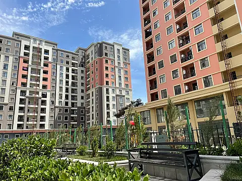 Satılır 3 otaqlı mənzil 121 m²