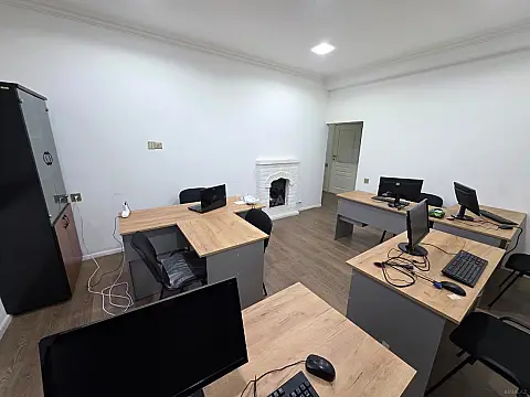Kirayə verilir 3 otaqlı ofis 80 m²