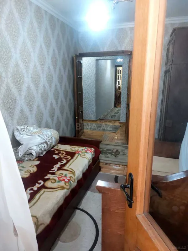 Satılır 4 otaqlı mənzil 120 m²
