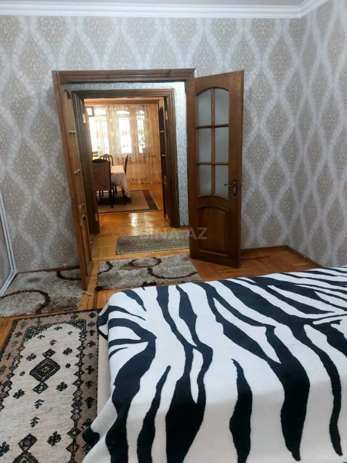 Satılır 4 otaqlı mənzil 120 m²