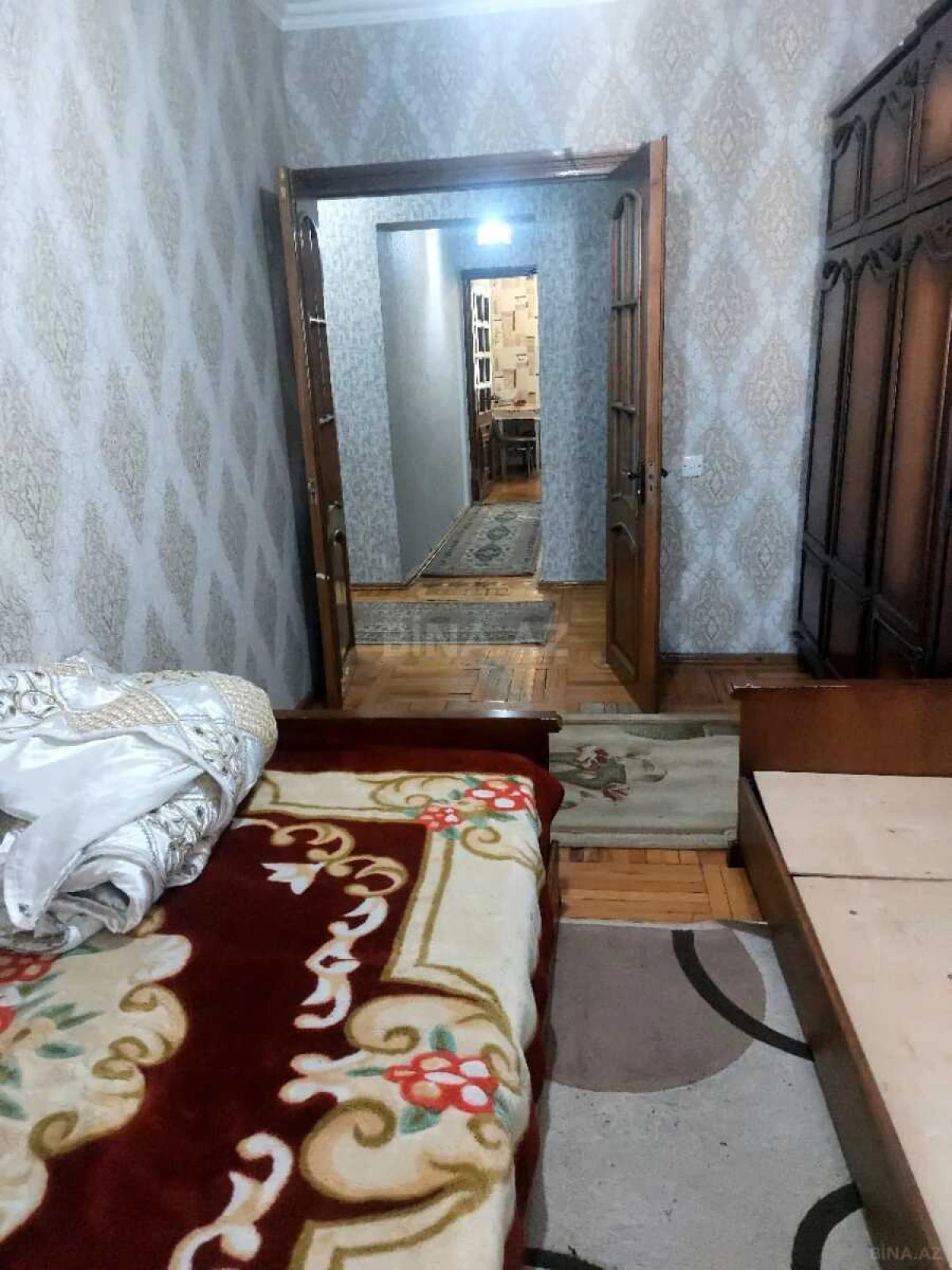 Satılır 4 otaqlı mənzil 120 m²