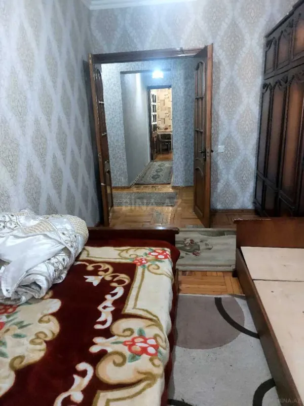 Satılır 4 otaqlı mənzil 120 m²