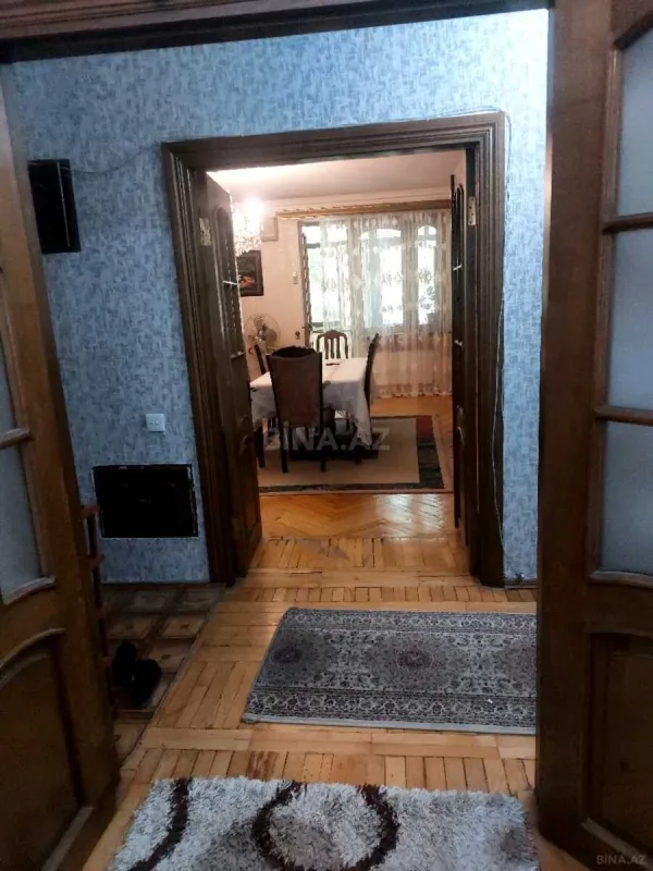 Satılır 4 otaqlı mənzil 120 m²