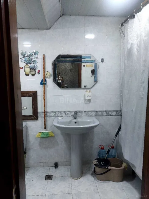 Satılır 4 otaqlı mənzil 120 m²