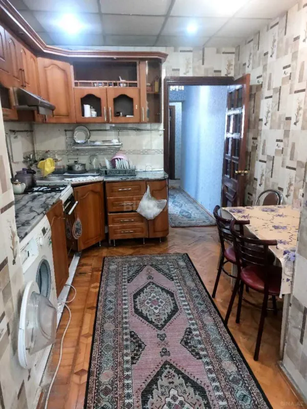 Satılır 4 otaqlı mənzil 120 m²