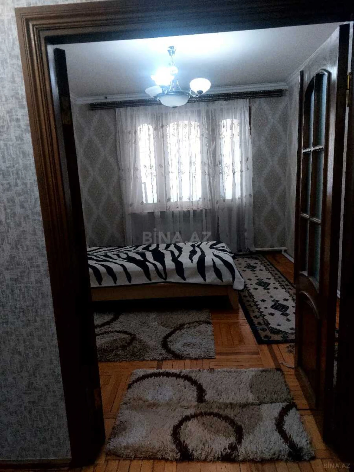 Satılır 4 otaqlı mənzil 120 m²