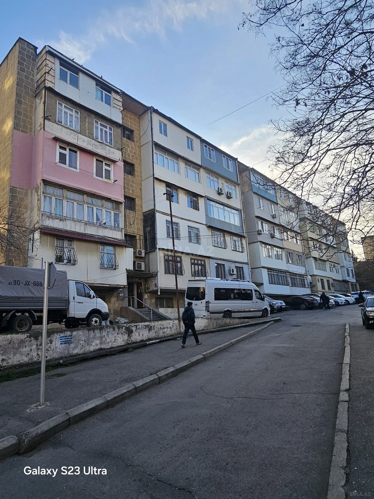 Satılır 4 otaqlı mənzil 120 m²