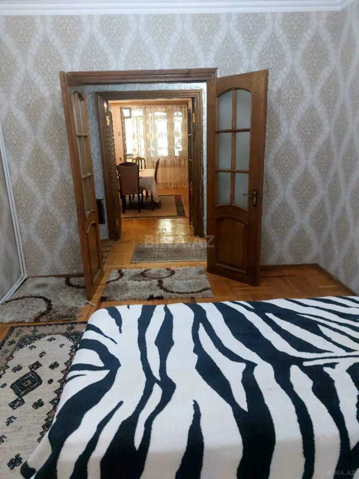 Satılır 4 otaqlı mənzil 120 m²
