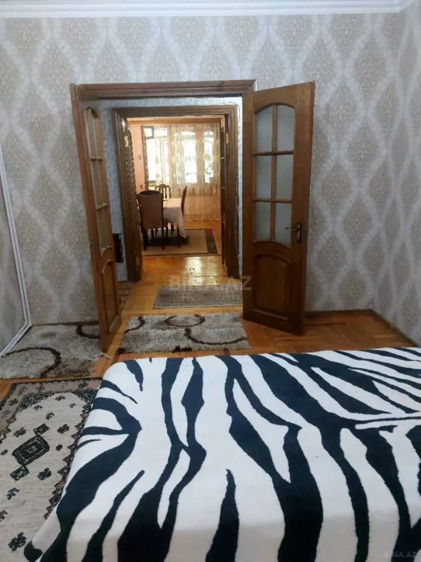 Satılır 4 otaqlı mənzil 120 m²